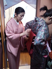 ���t���������i